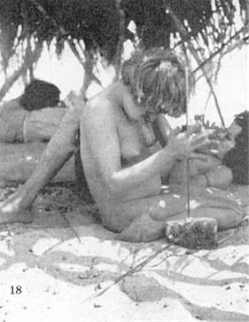 Иллюстрация к книге — Печальные тропики [i_046.jpg]