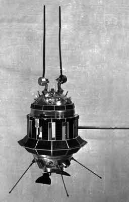 Иллюстрация к книге — Тайны Луны [i_009.jpg]