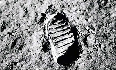 Иллюстрация к книге — Тайны Луны [i_022.jpg]