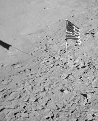 Иллюстрация к книге — Тайны Луны [i_028.jpg]