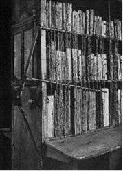 Иллюстрация к книге — Книга на книжной полке [i_136.jpg]