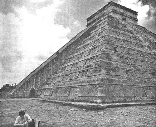 Иллюстрация к книге — День, когда явились боги [i_077.jpg]