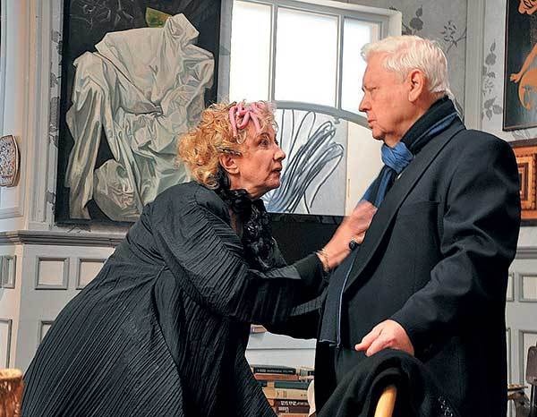 Иллюстрация к книге — Оттенки русского. Очерки отечественного кино [i_017.jpg]