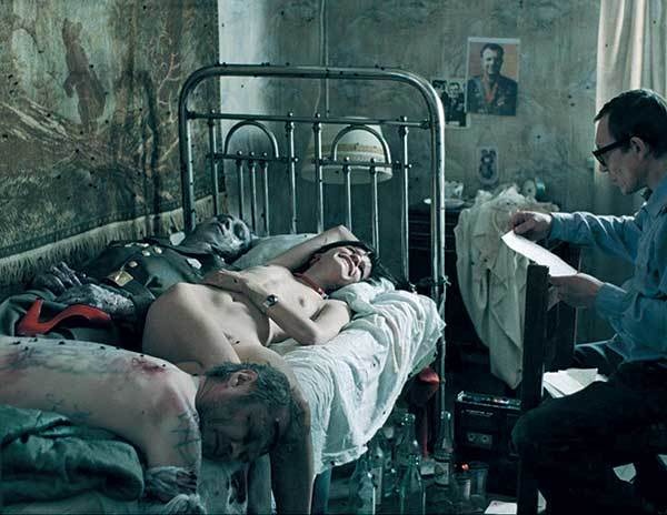 Иллюстрация к книге — Оттенки русского. Очерки отечественного кино [i_026.jpg]