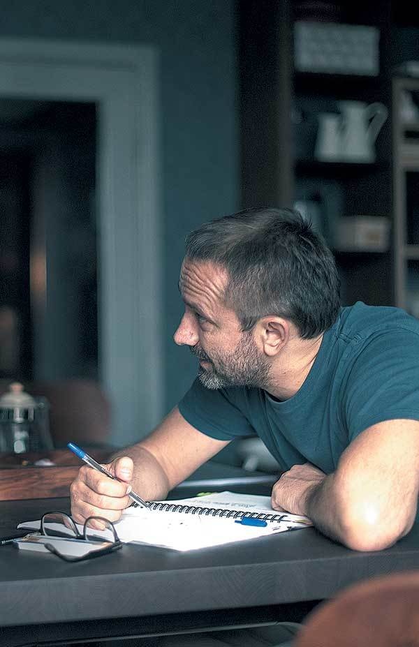 Иллюстрация к книге — Оттенки русского. Очерки отечественного кино [i_036.jpg]