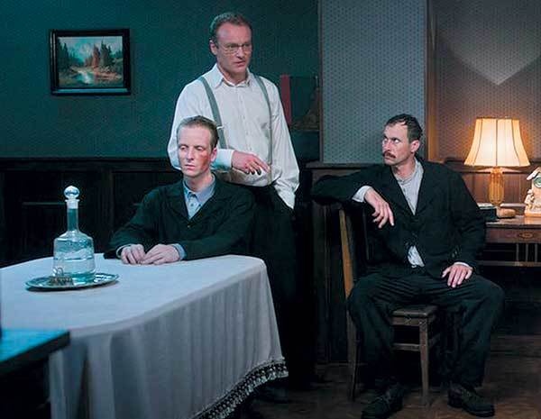 Иллюстрация к книге — Оттенки русского. Очерки отечественного кино [i_041.jpg]