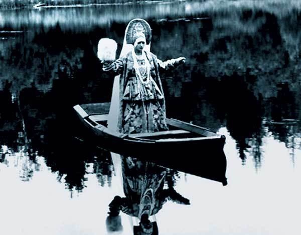 Иллюстрация к книге — Оттенки русского. Очерки отечественного кино [i_045.jpg]