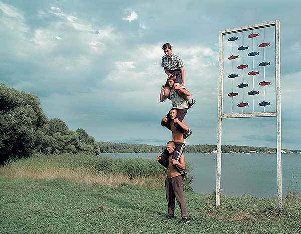 Иллюстрация к книге — Оттенки русского. Очерки отечественного кино [i_053.jpg]