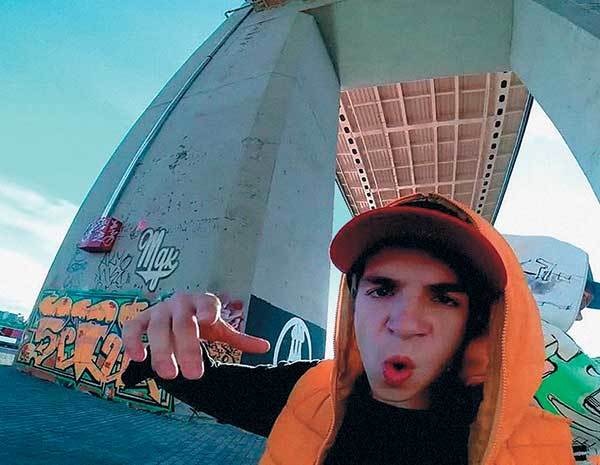 Иллюстрация к книге — Оттенки русского. Очерки отечественного кино [i_066.jpg]