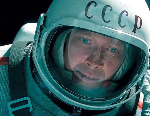 Иллюстрация к книге — Оттенки русского. Очерки отечественного кино [i_078.jpg]