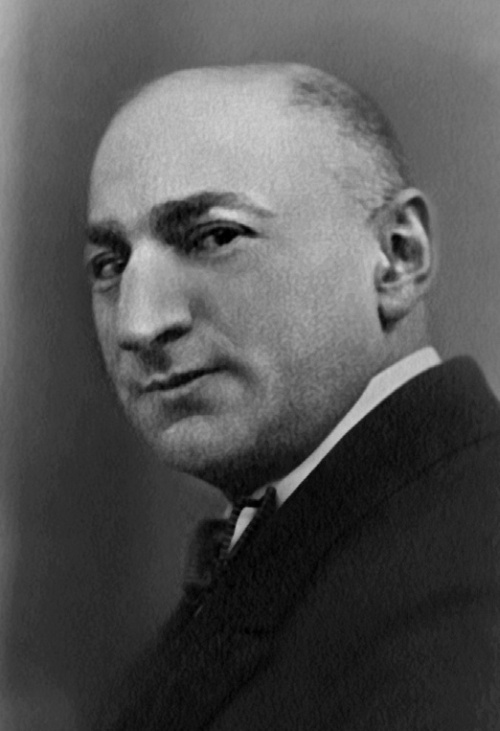 Иллюстрация к книге — Дом на Старой площади [i_007.jpg]