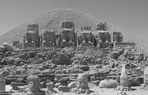 Иллюстрация к книге — Боги с небес [i_143.jpg]