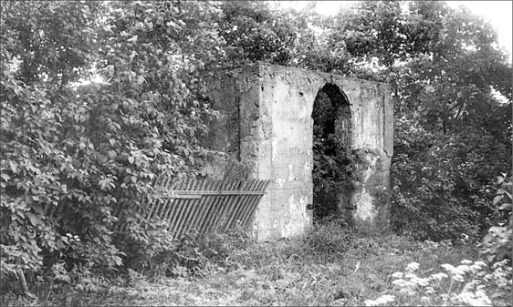 Иллюстрация к книге — Луга и окрестности. Из истории населенных мест Лужского района [i_057.jpg]