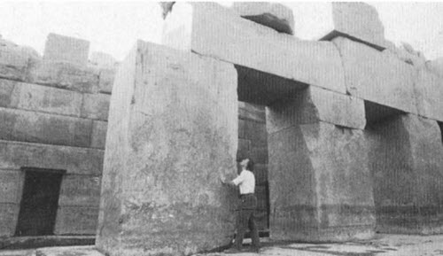 Иллюстрация к книге — Следы богов [i_142.jpg]