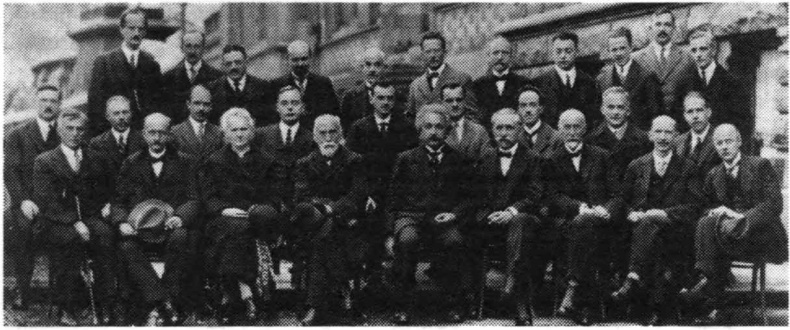 Иллюстрация к книге — Тайны квантового мира. О парадоксальности пространства и времени [i_027.jpg]