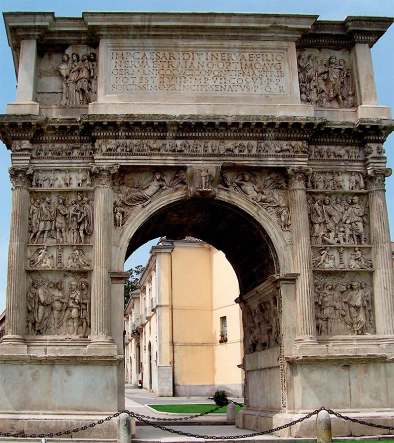 Иллюстрация к книге — Империя. Путешествие по Римской империи вслед за монетой [i_003.jpg]