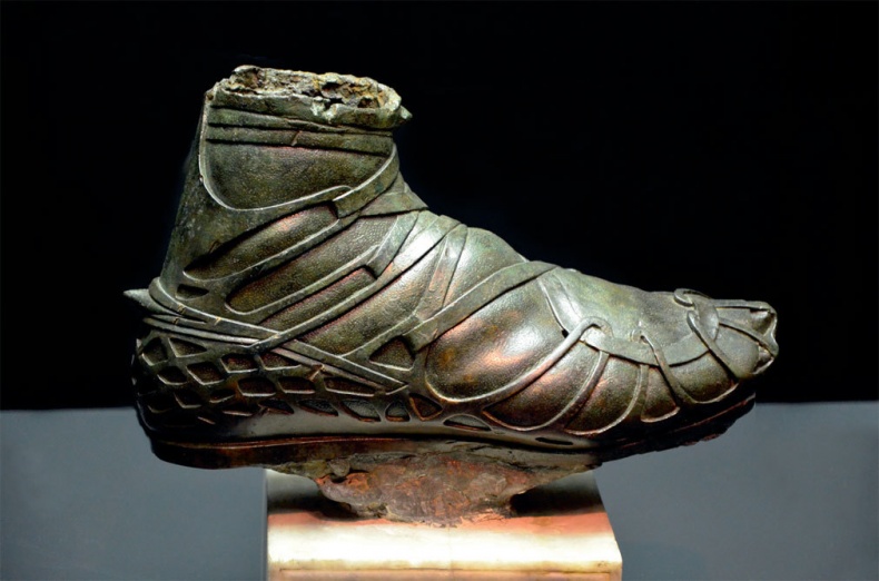 Иллюстрация к книге — Империя. Путешествие по Римской империи вслед за монетой [i_007.jpg]