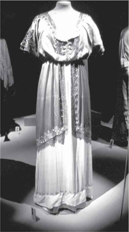 Иллюстрация к книге — Жанна Ланвен [i_037.jpg]