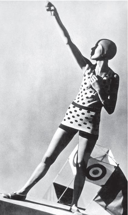 Иллюстрация к книге — Жанна Ланвен [i_079.jpg]