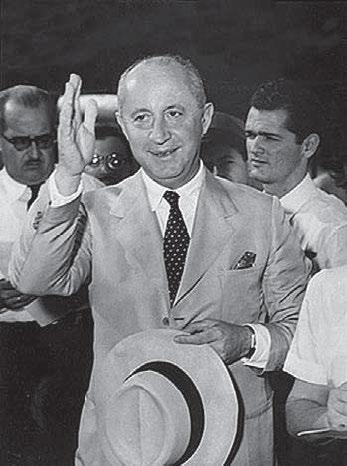 Иллюстрация к книге — Я – Кутюрье. Кристиан Диор и Я. [i_077.jpg]