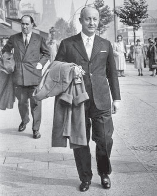 Иллюстрация к книге — Я – Кутюрье. Кристиан Диор и Я. [i_082.jpg]