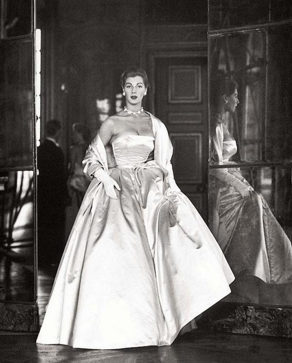 Иллюстрация к книге — Я – Кутюрье. Кристиан Диор и Я. [i_173.jpg]