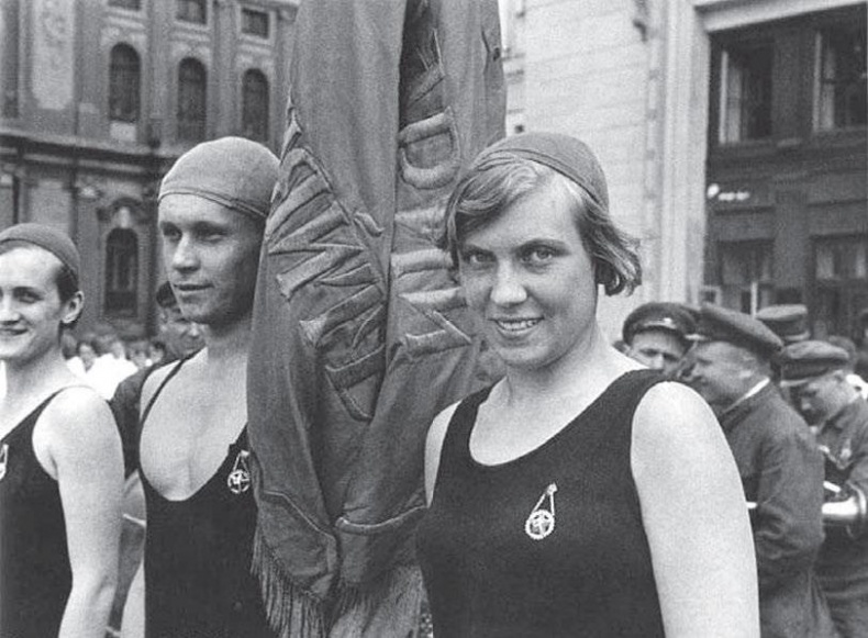 Иллюстрация к книге — Я – Кутюрье. Кристиан Диор и Я. [i_218.jpg]