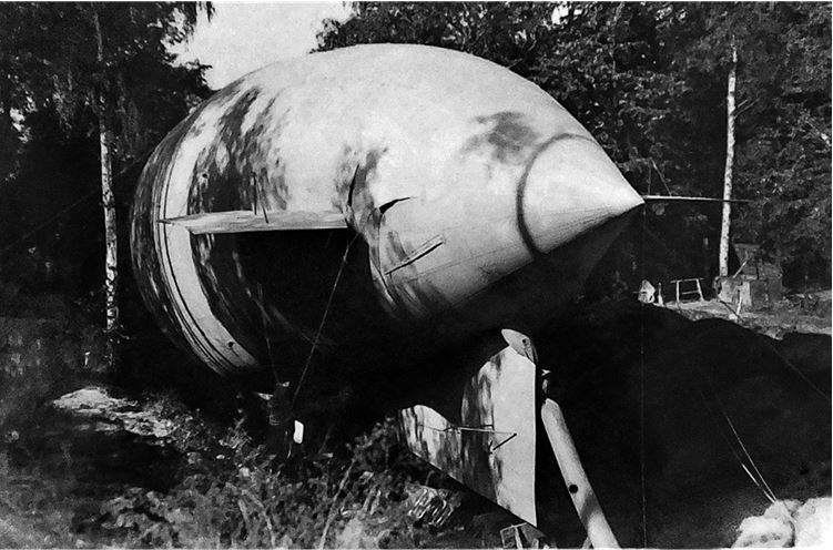 Иллюстрация к книге — Девятьсот часов неба. Неизвестная история дирижабля «СССР-В6» [i_021.jpg]