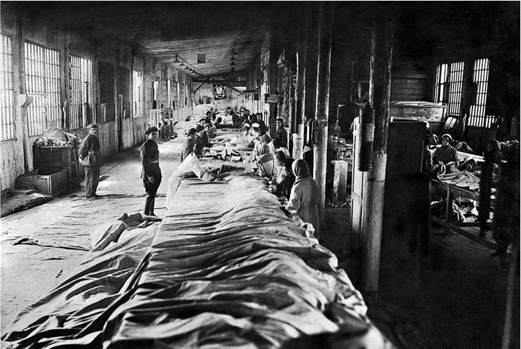 Иллюстрация к книге — Девятьсот часов неба. Неизвестная история дирижабля «СССР-В6» [i_035.jpg]