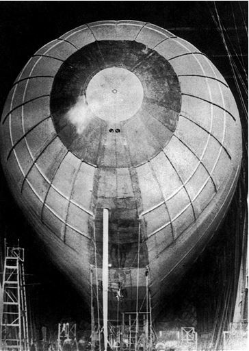 Иллюстрация к книге — Девятьсот часов неба. Неизвестная история дирижабля «СССР-В6» [i_039.jpg]