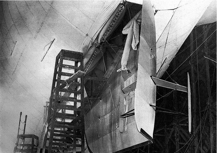 Иллюстрация к книге — Девятьсот часов неба. Неизвестная история дирижабля «СССР-В6» [i_041.jpg]