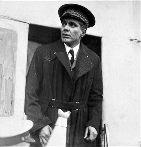 Иллюстрация к книге — Девятьсот часов неба. Неизвестная история дирижабля «СССР-В6» [i_076.jpg]