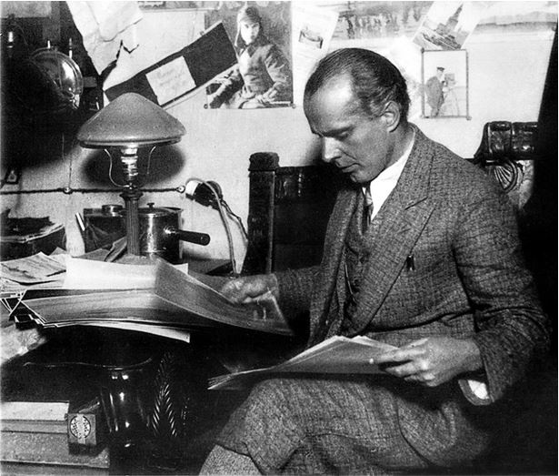 Иллюстрация к книге — Девятьсот часов неба. Неизвестная история дирижабля «СССР-В6» [i_085.jpg]