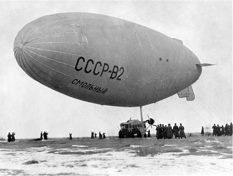 Иллюстрация к книге — Девятьсот часов неба. Неизвестная история дирижабля «СССР-В6» [i_096.jpg]