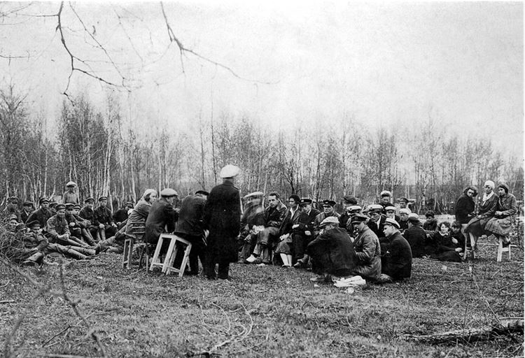 Иллюстрация к книге — Девятьсот часов неба. Неизвестная история дирижабля «СССР-В6» [i_119.jpg]