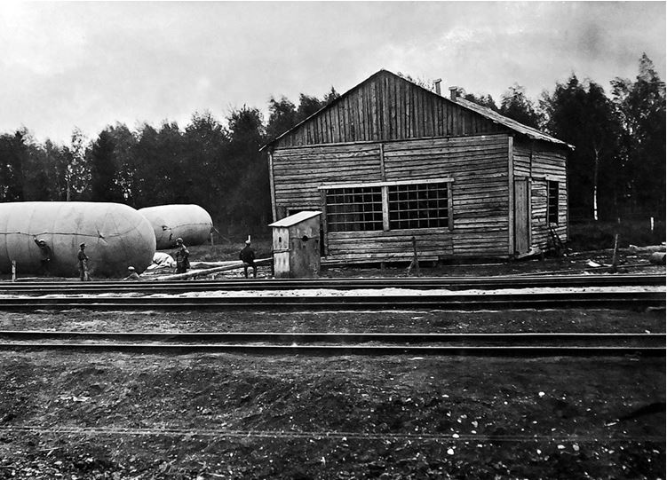 Иллюстрация к книге — Девятьсот часов неба. Неизвестная история дирижабля «СССР-В6» [i_125.jpg]