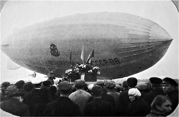 Иллюстрация к книге — Девятьсот часов неба. Неизвестная история дирижабля «СССР-В6» [i_131.jpg]