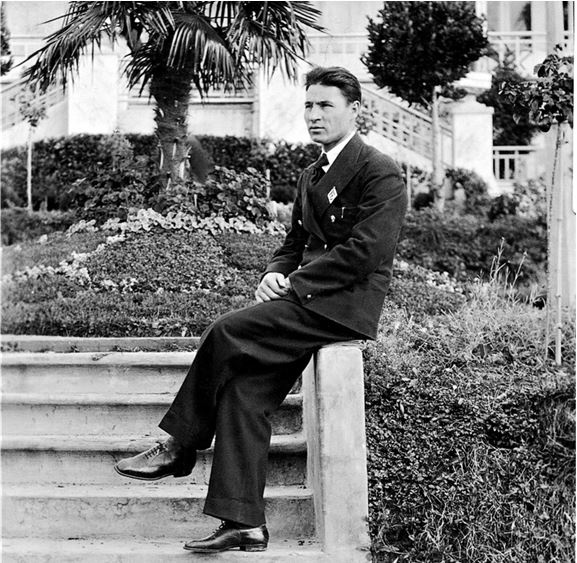 Иллюстрация к книге — Девятьсот часов неба. Неизвестная история дирижабля «СССР-В6» [i_140.jpg]