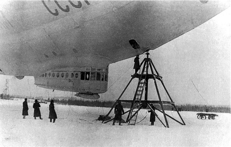 Иллюстрация к книге — Девятьсот часов неба. Неизвестная история дирижабля «СССР-В6» [i_154.jpg]