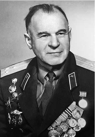 Иллюстрация к книге — Девятьсот часов неба. Неизвестная история дирижабля «СССР-В6» [i_176.jpg]