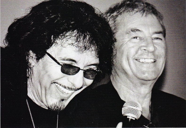 Иллюстрация к книге — Железный человек - Моё путешествие сквозь Рай и Ад вместе с Блэк Саббат [_37513_original.jpg]