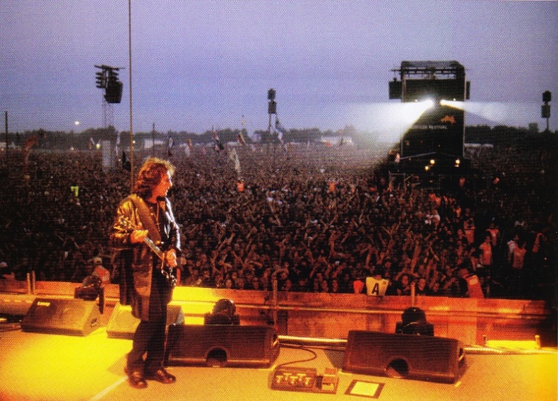 Иллюстрация к книге — Железный человек - Моё путешествие сквозь Рай и Ад вместе с Блэк Саббат [_38461_original.jpg]