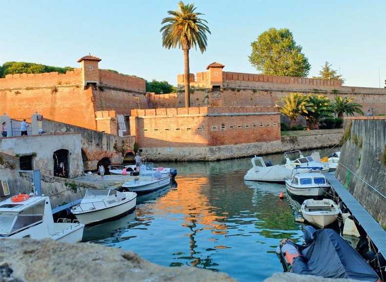 Иллюстрация к книге — Острова невезения [_124.jpg]