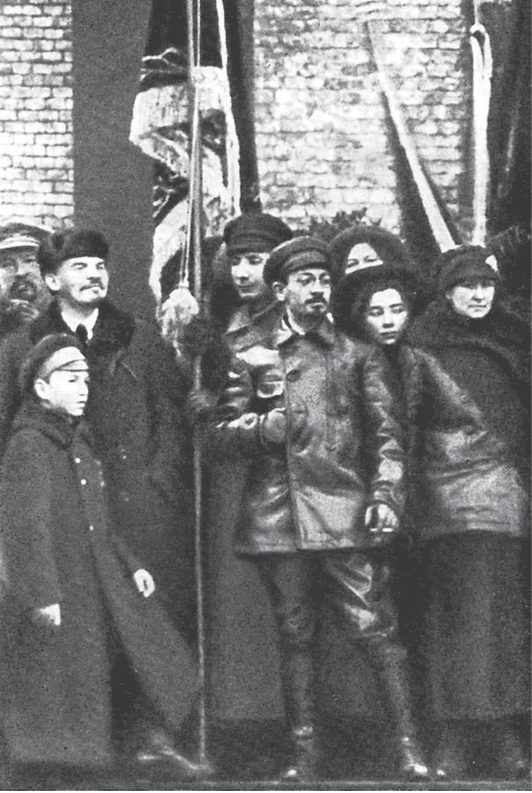 Иллюстрация к книге — Дом правительства. Сага о русской революции [i_051.jpg]