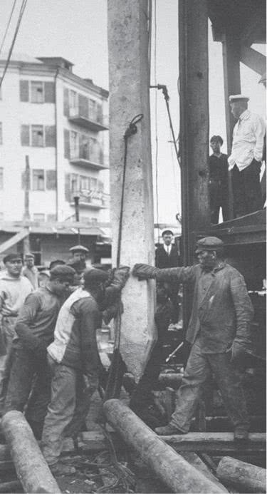 Иллюстрация к книге — Дом правительства. Сага о русской революции [i_104.jpg]