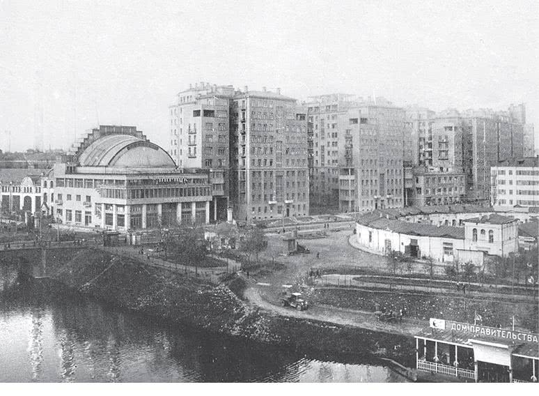 Иллюстрация к книге — Дом правительства. Сага о русской революции [i_129.jpg]