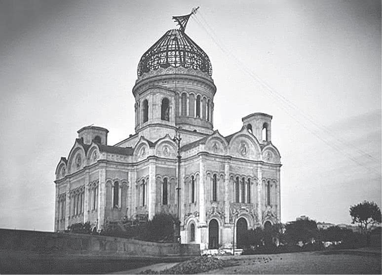 Иллюстрация к книге — Дом правительства. Сага о русской революции [i_142.jpg]