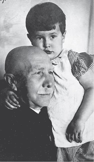 Иллюстрация к книге — Дом правительства. Сага о русской революции [i_149.jpg]