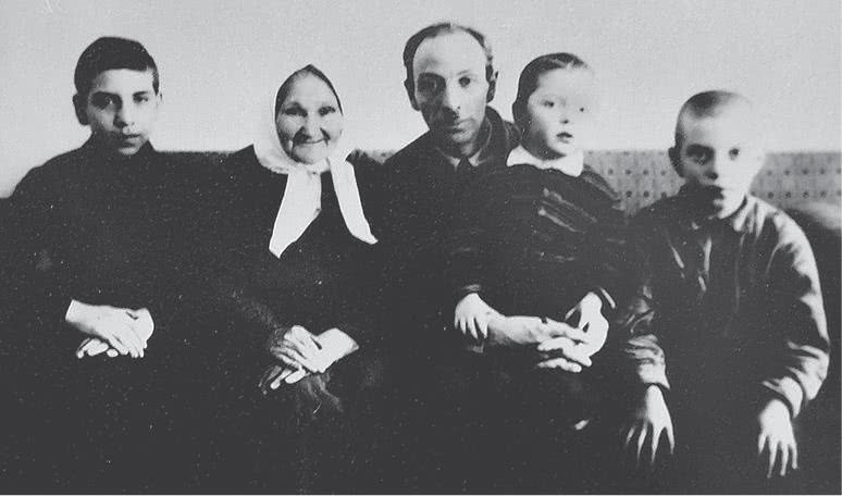 Иллюстрация к книге — Дом правительства. Сага о русской революции [i_161.jpg]