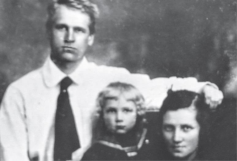 Иллюстрация к книге — Дом правительства. Сага о русской революции [i_196.jpg]